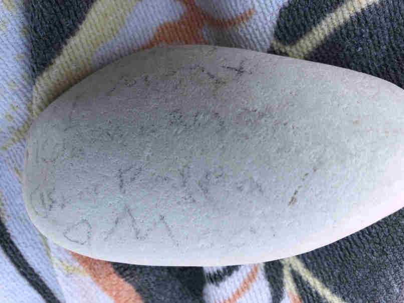 Zypern_Paphos_beach_stone.JPG